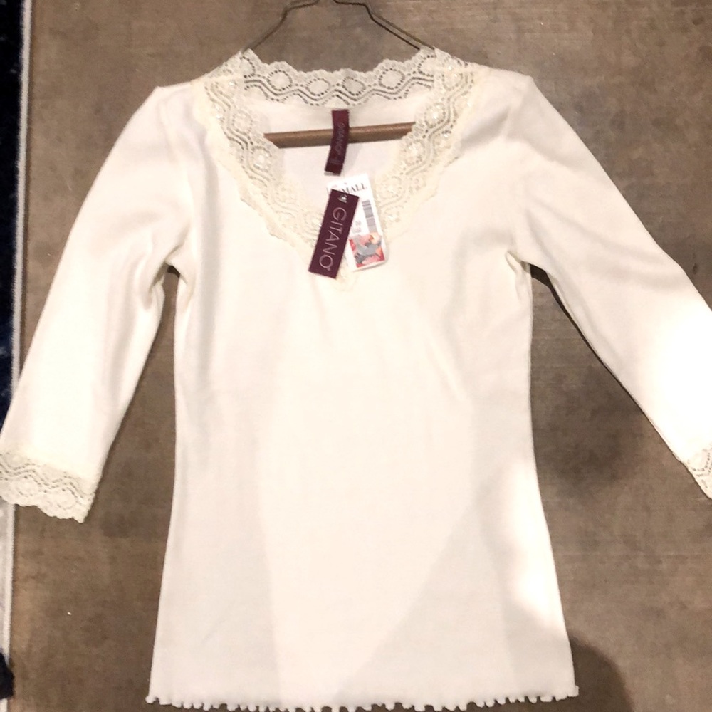 NEW Woman’s Gitano brand White Quarter sleeve shirt. Sz Small